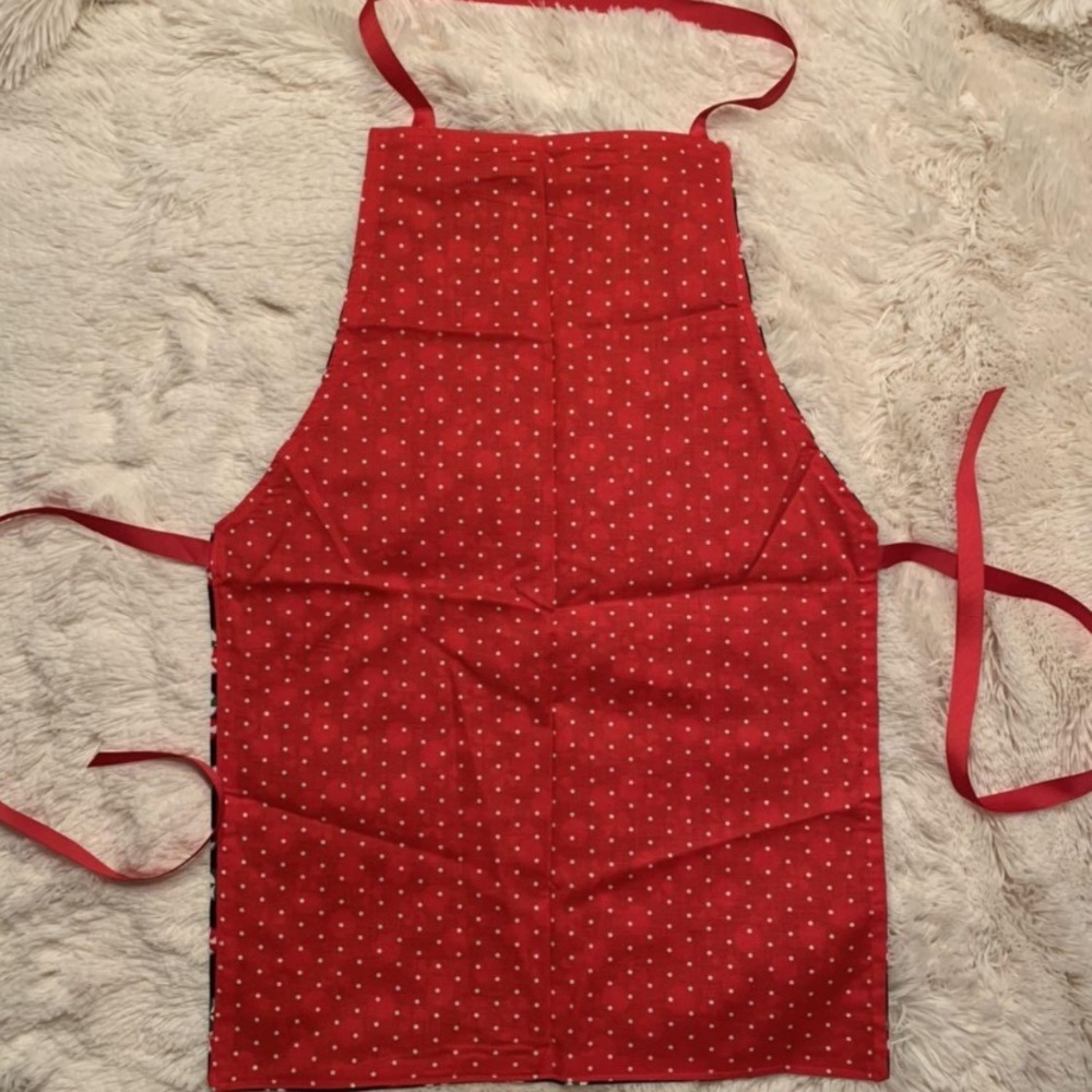 Children’s Christmas Apron - Picture 2 of 4